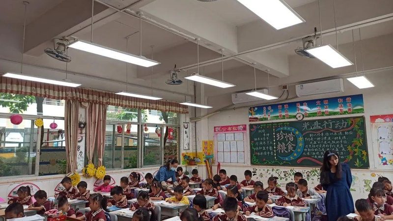 上海筒灯安装师傅收费标准揭秘：影响因素与合理预算