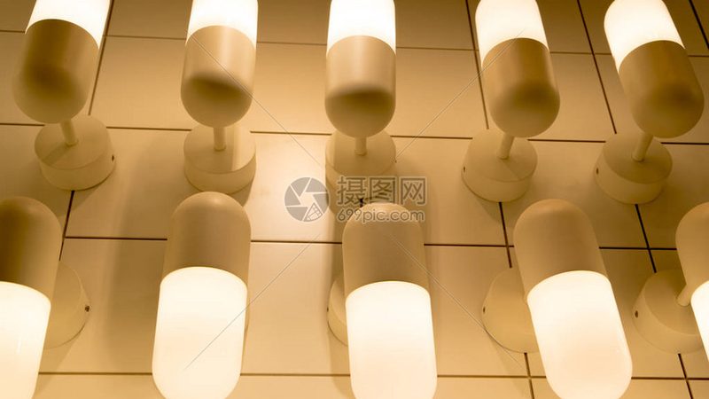 线条灯加盟：揭秘加盟条件与费用背后的逻辑