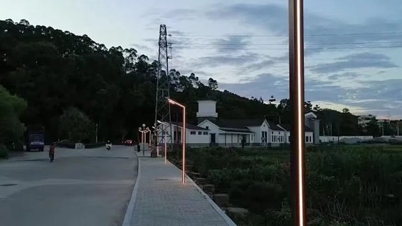 在选择LED照明产品时，需要平衡瓦数与光效的关系。以下是一些选择建议：